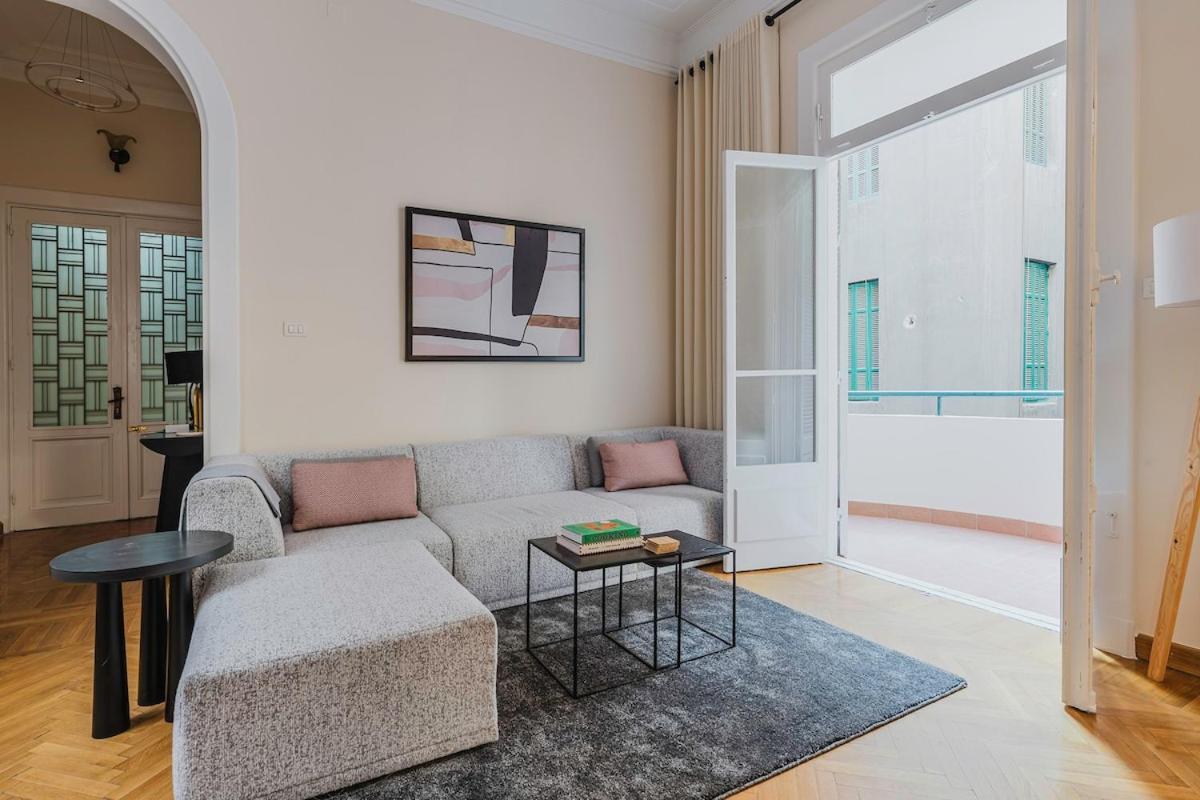 Apartment Downtown Tahrir - Spacious 2bd With View Cairo